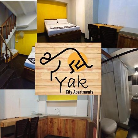Yak City Apartments 캔디 외부 사진