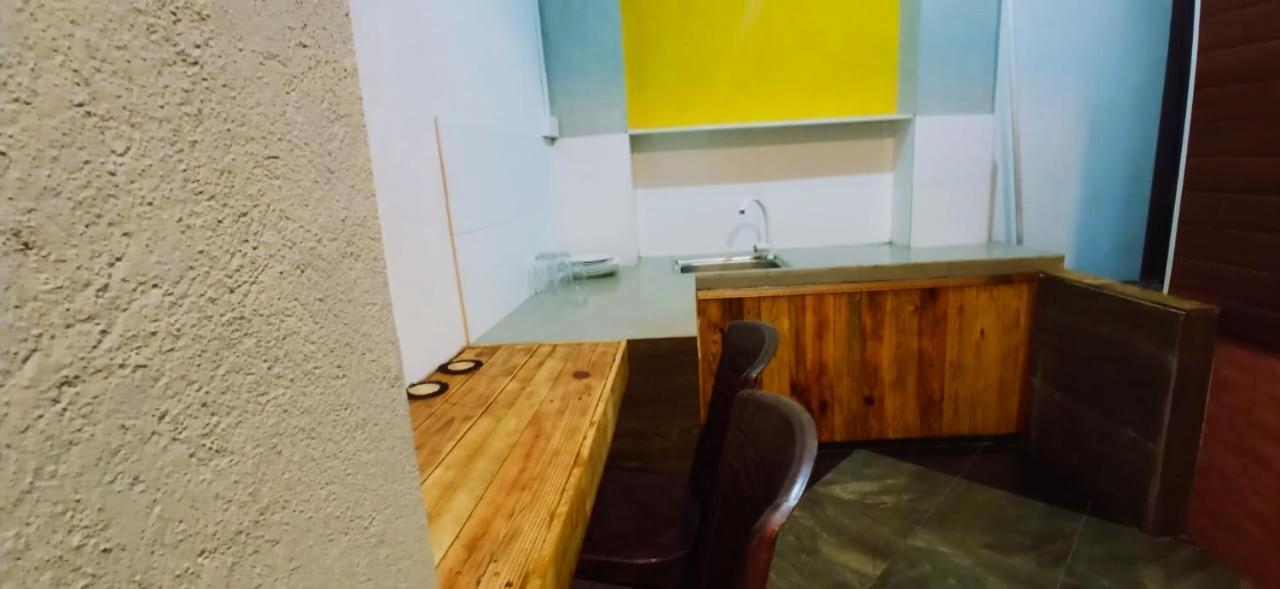 Yak City Apartments 캔디 외부 사진